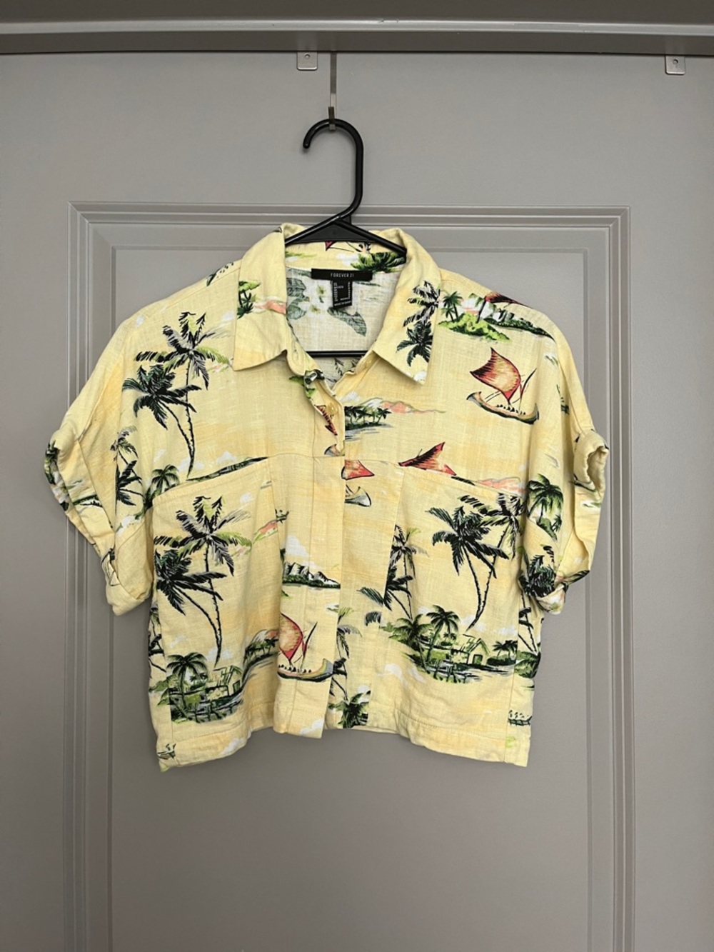 Butter Yellow Tropical Print Short-Sleeve Cropped Shirt Linen Forever 21